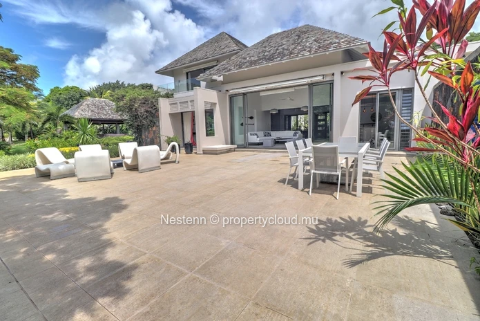 Superbe villa de 4 chambres avec un jardin tropical 