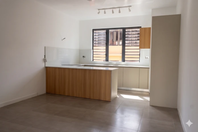 Spacious unfurnished apartment on level 3 in a secure residence