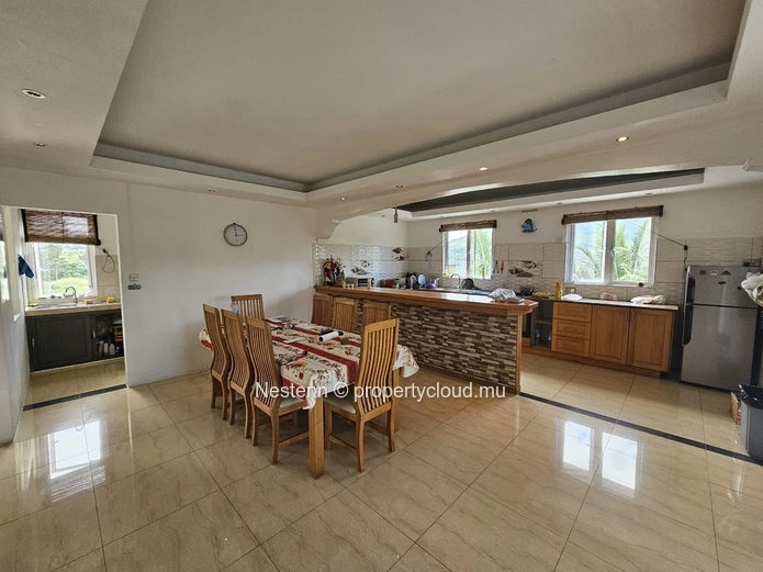 3-bed apartment 