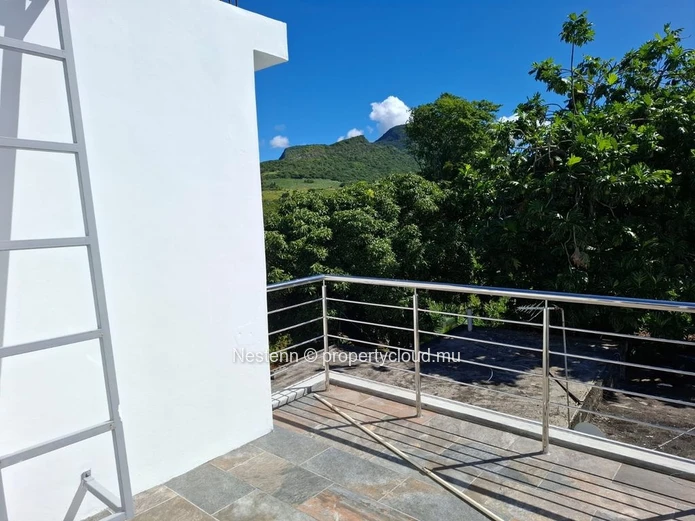 3-bedroom apartment with mountain view.