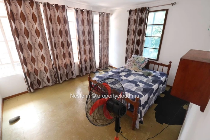 Traditional 2-bedroom apartment with sea access needs renovations