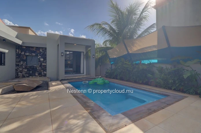Beautiful, newly built single-storey villa with private pool, in a quiet residential area