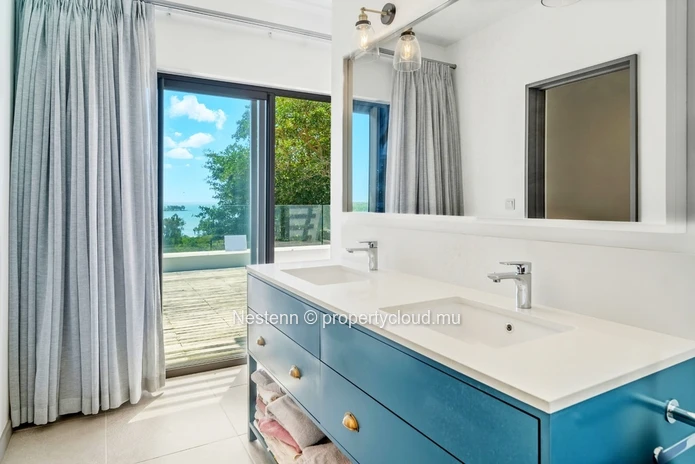 Superb 3-bedroom penthouse nestled in a secure residence