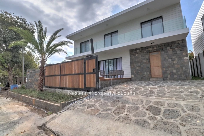 Villa moderne et luxueuse dans un emplacement privilégié
