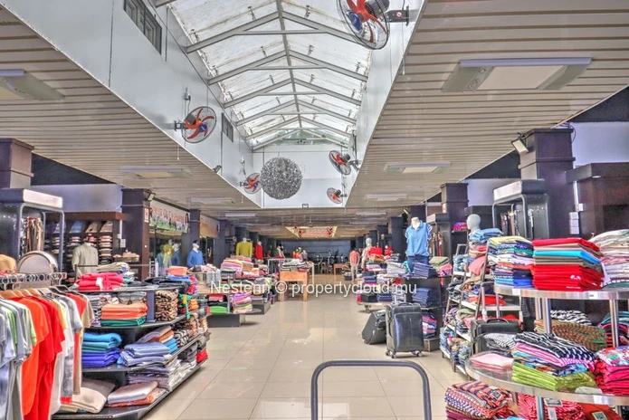 Commercial Space of 1200 m²