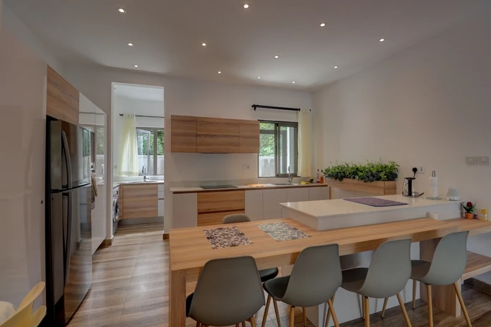 3-bed fully furnished apartment in a secure residence. 