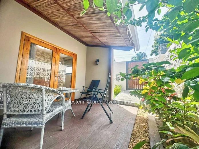 Studio moderne en bord de mer avec terrasse privée près de la plage 