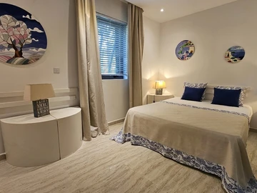 8 Bedroom House