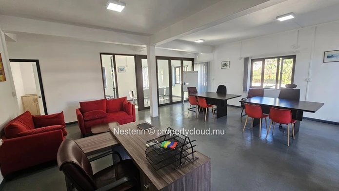 Commercial space of 65 m2