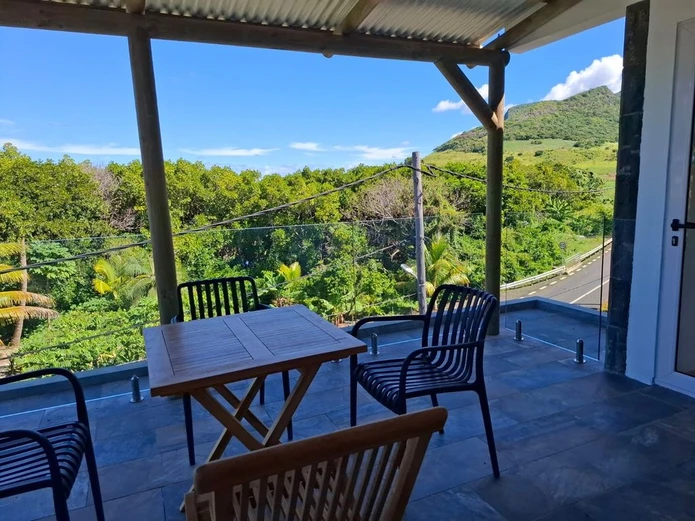 3-bedroom apartment with mountain view.