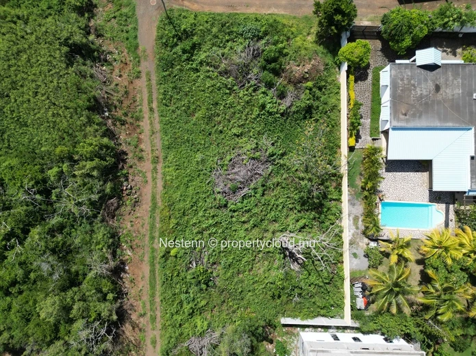 Residential land 844m2 10mins from the beach