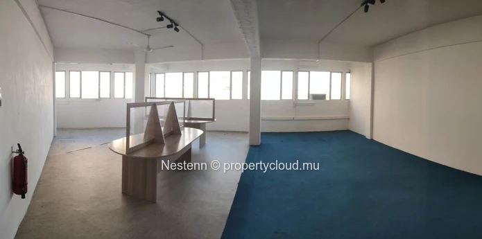 Furnished office on the 3rd floor with stunning views of the city center