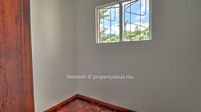 Large, multi-purpose property – Ideal for offices, a practice, or a mixed-use project