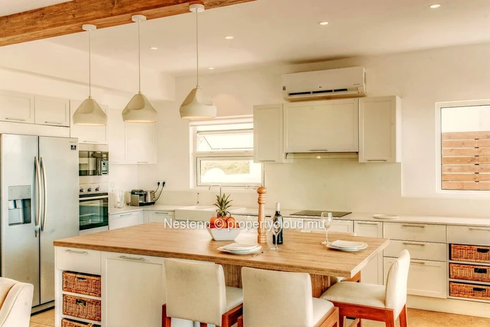 Superb 4-bedroom penthouse with sea views