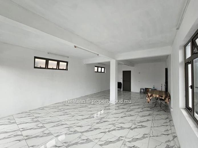 Commercial space of 67 m² 