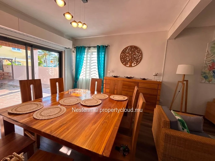 Exceptional Villa With 5 Suites For Rent – Pereybere
