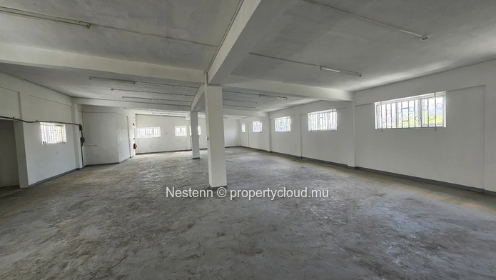 279m² warehouse space
