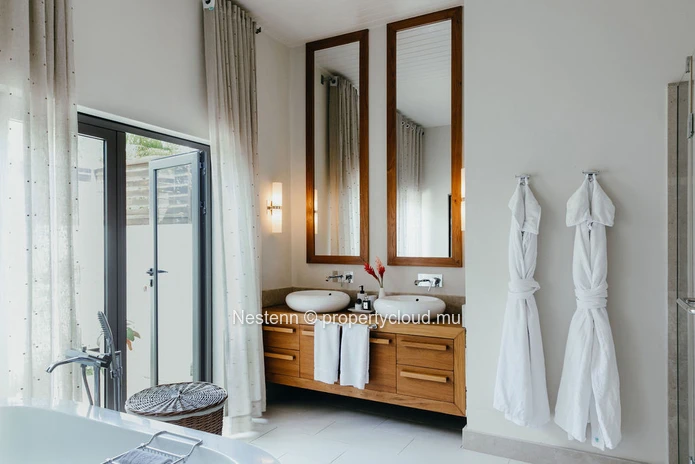 Fabuleuse villa coloniale de 6 chambres avec piscine privée dans un luxueux domaine de golf 