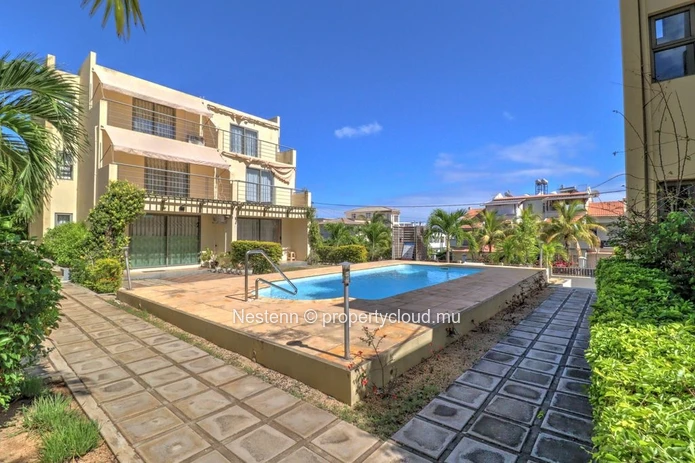 Beautiful modern triplex in a secure residence near the beach