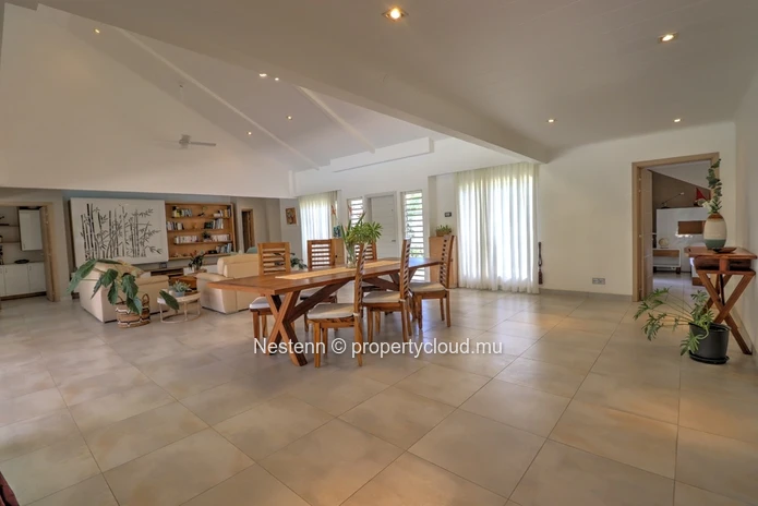 Superbe villa de luxe avec jardin 