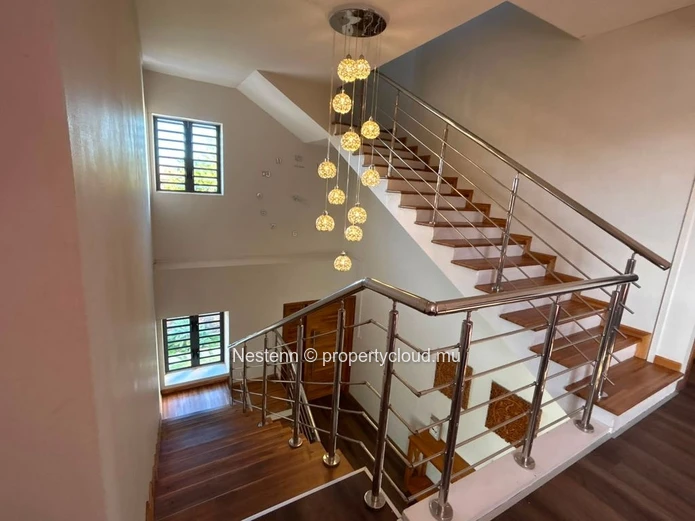 Exceptional Villa With 5 Suites For Rent – Pereybere