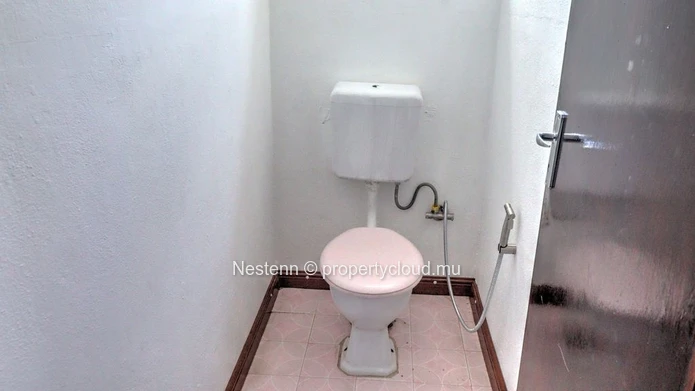 Large, multi-purpose property – Ideal for offices, a practice, or a mixed-use project
