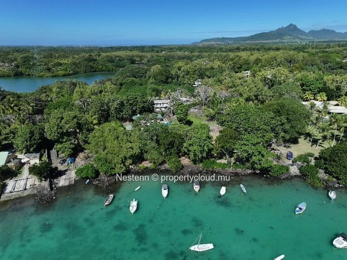 Direct seafront plot of land