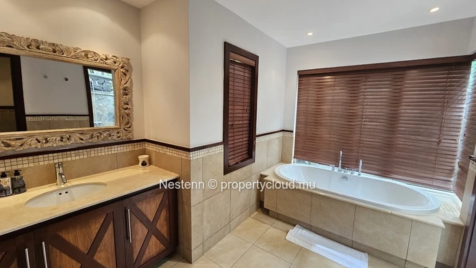 Villa de luxe de 5 chambres avec vue sur la mer 