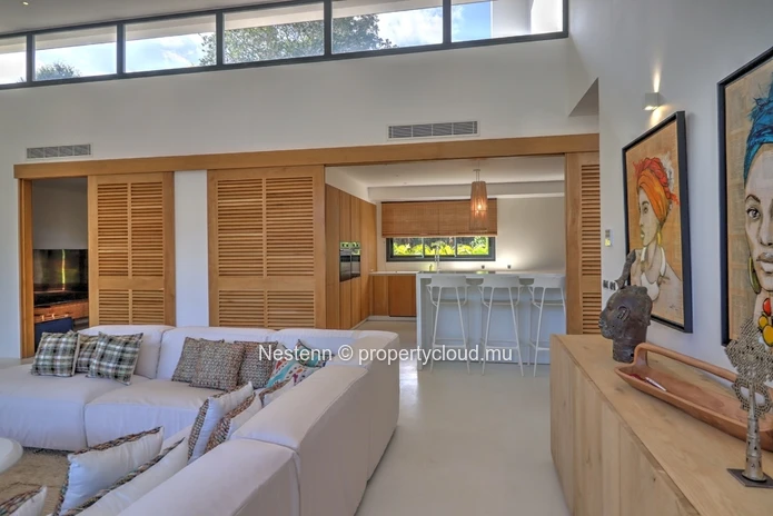 Exceptionnelle villa de 5 chambres en suite dans un cadre enchanteur de bord de rivière