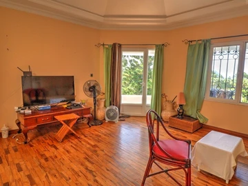 5 Bedroom House