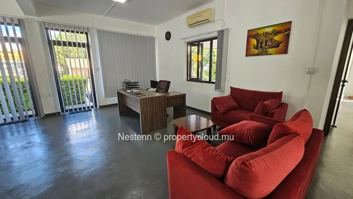 Commercial space of 65 m2
