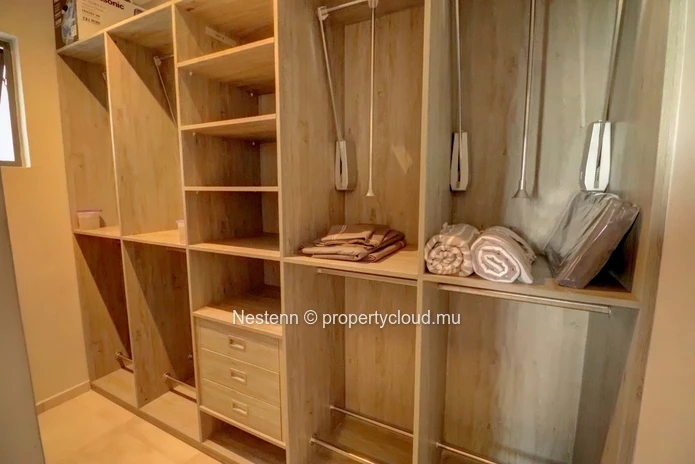 Luxury apartment with sea view - 3 bedrooms, top floor 