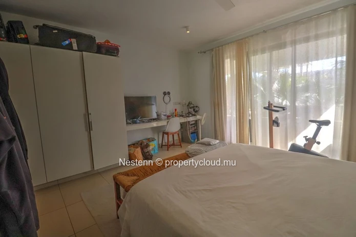 Penthouse moderne et bien agencé de 3 chambres à coucher à quelques minutes à pied de la plage