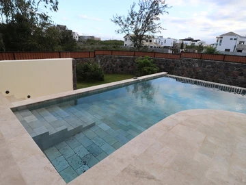 6 Bedroom House