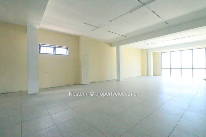 Espace bureau non meublé de 211 m² occupant l'ensemble du 4? étage