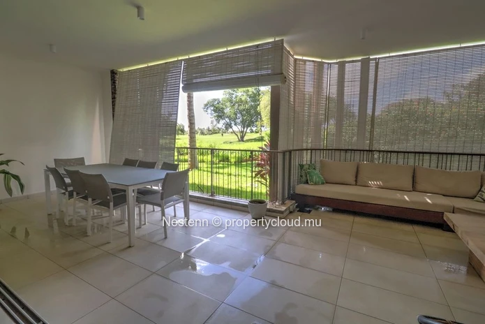 An exceptional 2-bed apartment in a golf estate 