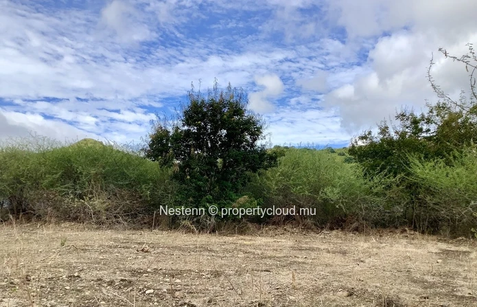 Residential land of 2050 m2 for a quiet life close to city life