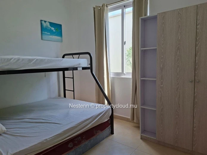 3 bedroom duplex very close to the beach