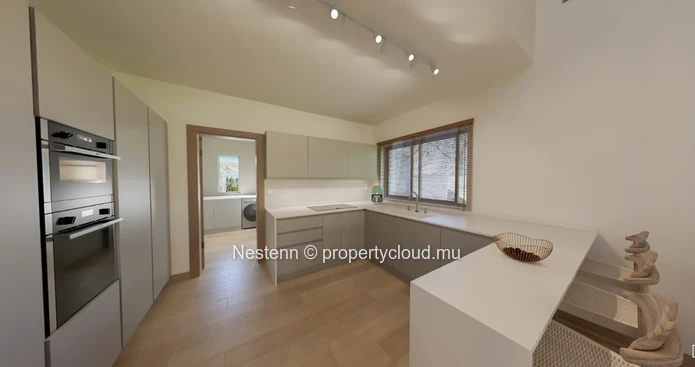 Villa de 3 chambres avec piscine privée dans une région préservée à proximité de la plage. 