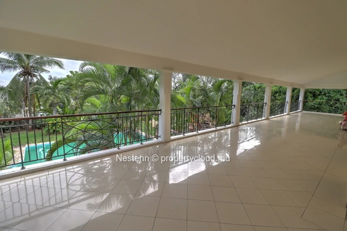 Immense villa familiale de 5 chambres dans environnement sécurisé 