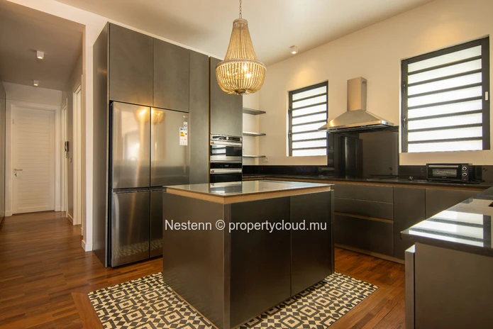 Villa triplex moderne avec 4 chambres