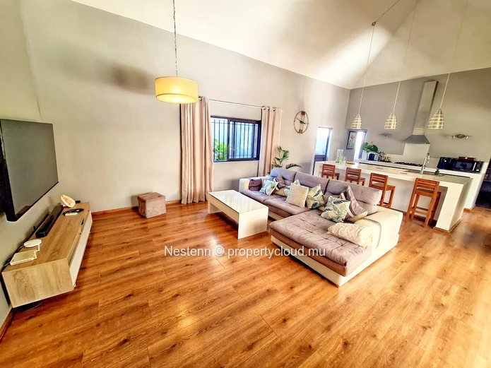 Superbe villa spacieuse de 4 chambres, située dans un quartier résidentiel calme et recherché
