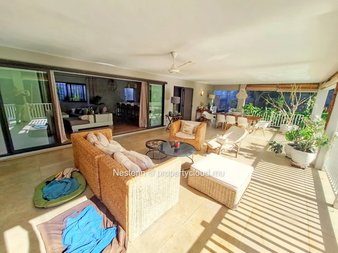 Superbe villa spacieuse de 4 chambres, située dans un quartier résidentiel calme et recherché