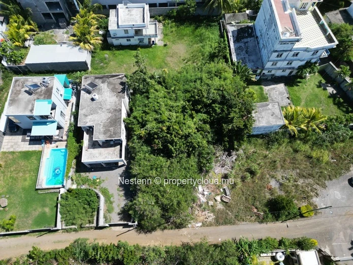 Residential plot of 600m² just steps from the beach 