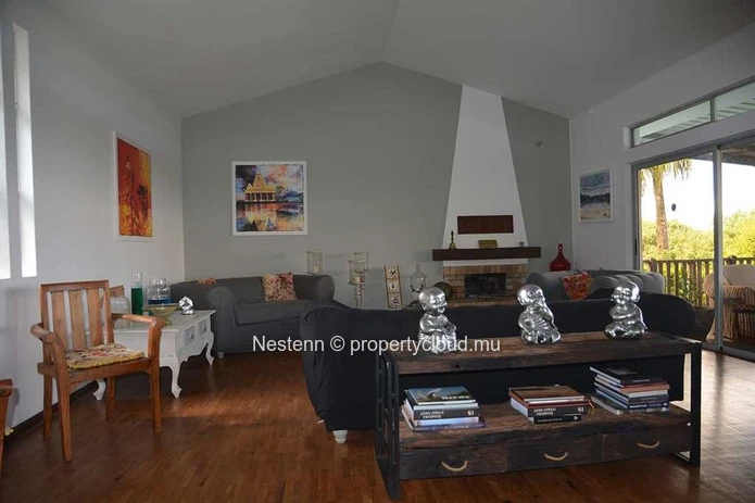 Maison de 4 chambres dans un quartier résidentiel recherché