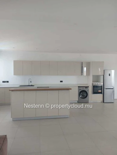 Penthouse moderne avec vue sur la mer