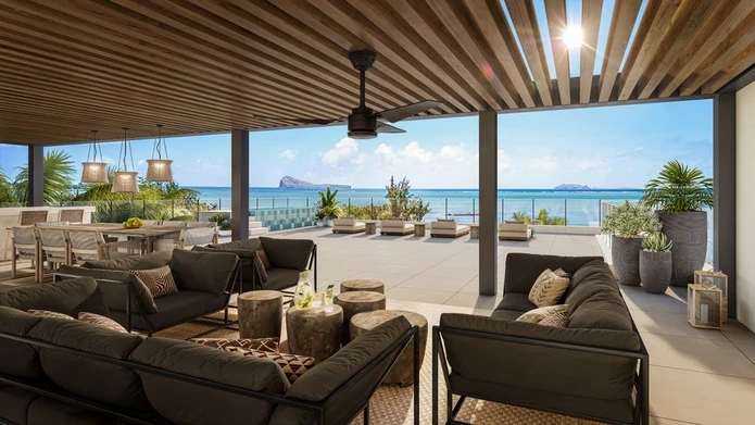 Vie de luxe dans un penthouse avec vue panoramique sur l'océan
