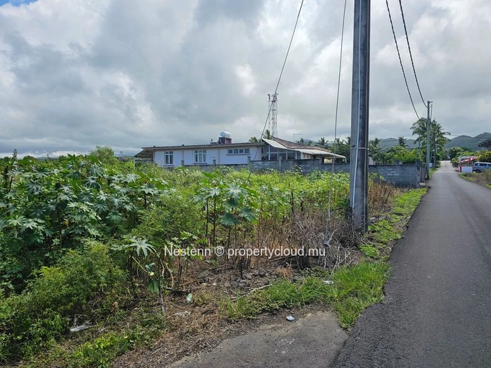 Terrain de 1081 m² proche de la plage