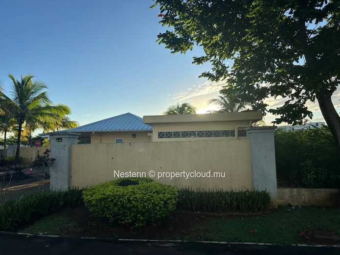 Magnifique terrain résidentiel de 795 m² situé dans un lotissement sécurisé 