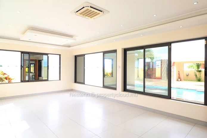 Villa moderne de 5 chambres avec piscine privée
